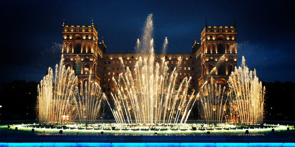 [home] Baku-Fontana-palazzo-del-governo_1